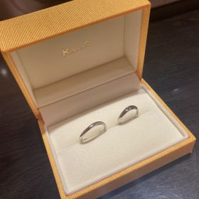 【ケイウノ ブライダル(K.UNO BRIDAL)の口コミ】 誕生石をメインストーンに使用した結婚指輪が欲しく
こちらにオーダーメイ…