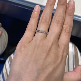 【銀座ダイヤモンドシライシの口コミ】 デザイン豊富でとても迷いますがそれが楽しいです。
店員さんも心よく付き…