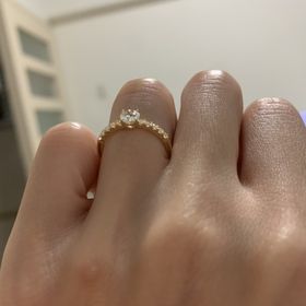 【TASAKI(タサキ)の口コミ】 一粒ダイヤの王道のものより、少しデザインのあるものがいいなと思って探…