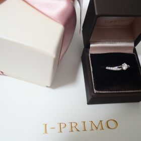 【アイプリモ(I-PRIMO)の口コミ】 プロポーズしていただいた時にサプライズでいただきました。
王道の婚約指…