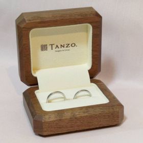 【TANZO.(鍛造指輪)の口コミ】 なるべく傷ついたり、曲がったりしない指輪が欲しかったです。鍛造製法は…
