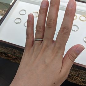 【杢目金屋(もくめがねや)の口コミ】 木目の柄が特徴的な指輪です。デザインや素材が選べるので世界で一つだけ…