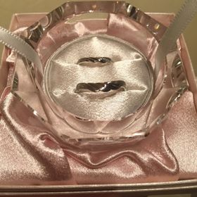 【JEWELRY  KAMATA(ジュエリーかまた)の口コミ】 結婚指輪は職場を含めて普段使いするので、あまり派手になりすぎず、かと…