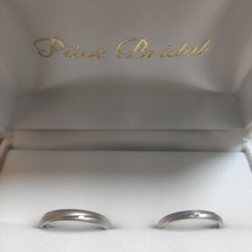 【PILOT BRIDAL(パイロットブライダル)の口コミ】 指輪のデザインがとても良かったです。
最初はコンビリングを求めて、お店…