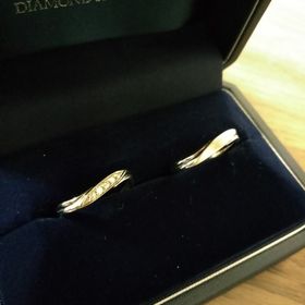 【銀座ダイヤモンドシライシの口コミ】 今までアクセサリーをつけたことがなく、派手なものが苦手でしたが、こち…