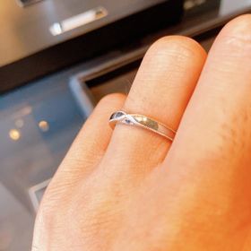 【エクセルコダイヤモンド(EXELCO DIAMOND)の口コミ】 エリザベート。実在の皇女の名前を冠したリングで、瀟洒にもミル打ちされ…