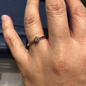 【銀座ダイヤモンドシライシの口コミ】 ダイヤモンドのサイズと品質に対する価格に納得できたので。
相場通りの価…