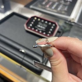 【エクセルコダイヤモンド(EXELCO DIAMOND)の口コミ】 若い結婚ということもあり、結婚指輪について詳しくない私たちに職場の方…