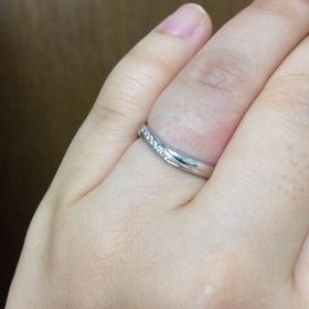 【SONARE(ソナーレ)の口コミ】 婚約指輪を普段使いできるように、石が小さめでシンプルなデザインにした…