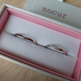 【nocur(ノクル)の口コミ】 プラチナとピンクゴールドを使っていて角度によって色が変化するのが気に…