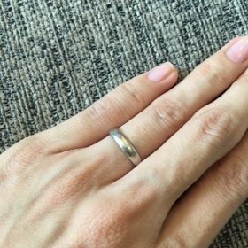 【AHKAH(アーカー)の口コミ】 ずばり、カラーで決めました！
同デザインでゴールド、シルバー、ピンクゴ…