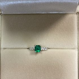 【宝寿堂(ほうじゅどう)の口コミ】 ダイヤモンドではなくエメラルドの指輪を探していました。なかなか取り扱…