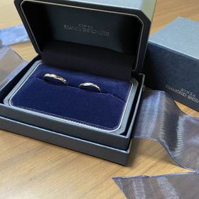 【銀座ダイヤモンドシライシの口コミ】 シンプルで飽きのないデザインと、アフターサービスがしっかりしているこ…