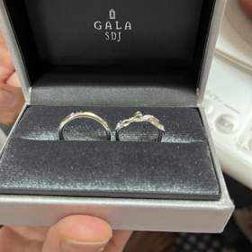 【GALA JEWELRY(ガラジュエリー)の口コミ】 一目惚れでした。その他も2件ほどお店を回り試着させて頂きましたがピンと…