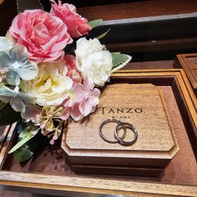 【TANZO.(鍛造指輪)の口コミ】 自分たちでカラーからデザイン選べるのはもちろんのこと、他の店にはない…