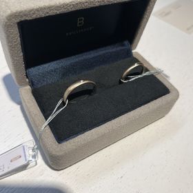 【BRILLIANCE+(ブリリアンスプラス)の口コミ】 指輪の色味、デザインが全て好みだった。
初めはプラチナの指輪が良いと思…