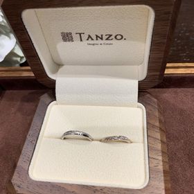 【TANZO.(鍛造指輪)の口コミ】 7社程見せていただきました。指輪を決めていく中で鋳造製法よりも、鍛造製…