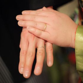 【アッシュペーフランス(H.P.FRANCE)の口コミ】 手作り感溢れる、きれいすぎない形。削った感があります。
あとはカラー。…