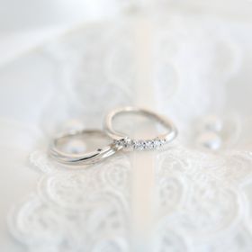 【銀座ダイヤモンドシライシの口コミ】 まずネットで事前に指輪を検索しました。その後実際に店舗に訪れて目で確…