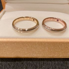 【ケイウノ ブライダル(K.UNO BRIDAL)の口コミ】 デザインをオーダーすることができることと、価格。
デザインは、自分達で…