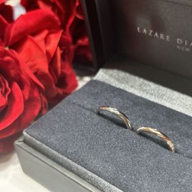 【ラザール ダイヤモンド(LAZARE DIAMOND)の口コミ】 色んなショップで結婚指輪を見させていただきましたが、最終的な決め手は…
