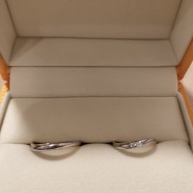 【ケイウノ ブライダル(K.UNO BRIDAL)の口コミ】 二人で何度も試着をさせていただき、一番しっくりときたこちらのデザイン…