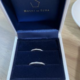 【HOSHI no SUNA 星の砂(ほしのすな)の口コミ】 いろいろと試着をして、いちばん、しっくりきたのがこの指輪でした。
着け…