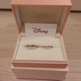 【ケイウノ ブライダル(K.UNO BRIDAL)の口コミ】 指輪のデザインです。新郎新婦共にディズニーが大好きで、お互い好きなキ…