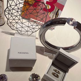 【NIESSING(ニーシング)の口コミ】 デザインや色はある程度こだわりがあり決まっていたので、
店員さんにお伝…