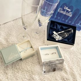 【Disney Cinderella(ディズニー シンデレラ)の口コミ】 シンデレラの指輪ならではのブルーダイヤに一目惚れしてこの指輪を選びま…