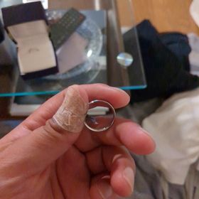 【俄(にわか)の口コミ】 シンプルなデザインなので、服装の邪魔にならなくて日頃から着けることが…