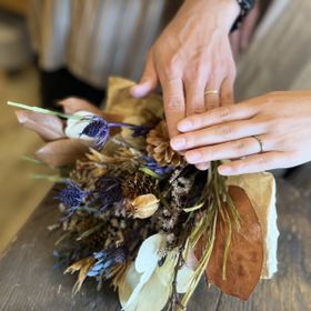 【鎌倉彫金工房の口コミ】 指輪は、素材イエローゴールドでヘアラインデザイン、肌2.5mmのものと、ホ…