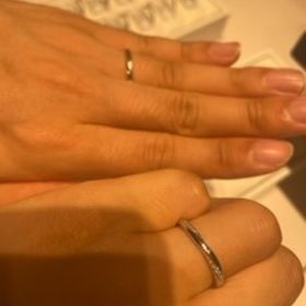 【エクセルコダイヤモンド(EXELCO DIAMOND)の口コミ】 少しウェーブがかかっていて、ダイヤがあしらわれていてどの様な服にでも…