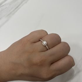 【ヴァンドーム青山(VENDOME AOYAMA)の口コミ】 ダイアの品質、接客の良さ、デザインで選びました。
担当してくださった博…