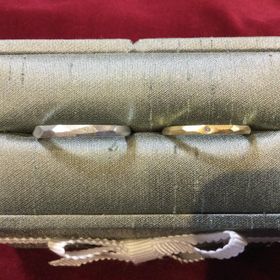 【L＆Co.(エルアンドコー)】の口コミ 幅は細めなのですが、ちょっとゴツっとしたところが男性らしい指輪で彼も気...