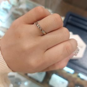 【Honey Bride(ハニーブライド)の口コミ】 他ではなかなか見ないデザインで最後まで候補に残っていました。色もシャ…