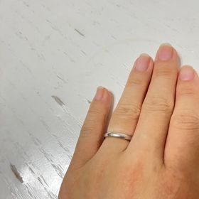 【BONDS(ボンズ)の口コミ】 プラチナ、シンプルな指輪を探しててつけた感じ細すぎず太すぎずコロンと…