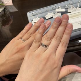 【ケイウノ ブライダル(K.UNO BRIDAL)の口コミ】 指輪のデザインも、指を細く見える加工で、可愛い。
ディズニーデザインだ…