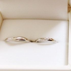 【MILK&Strawberry(ミルクアンドストロベリー)の口コミ】 デザインが可愛らしいかったこと。
金属のランクを下げたことで価格が安く…