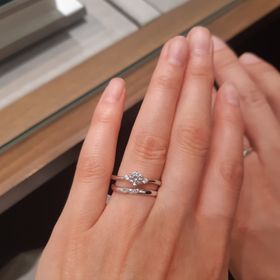 【アイプリモ(I-PRIMO)の口コミ】 結婚指輪のケレースはメレダイヤが5つ付いていますが、控えめにキラッと輝…