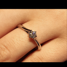 【銀座ダイヤモンドシライシの口コミ】 決め手は、価格とサービスです。大手他社と比較しましたが、他社と比べる…