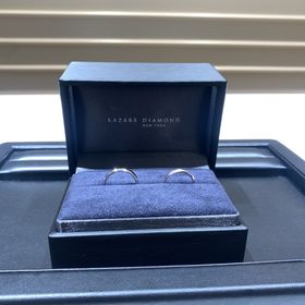 【ラザール ダイヤモンド(LAZARE DIAMOND)の口コミ】 クロスされていたデザインでとても気に入りました。シンプルでおしゃれな…