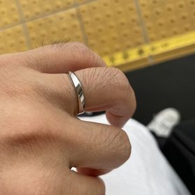 【ラザール ダイヤモンド(LAZARE DIAMOND)の口コミ】 デザインと価格を総合的にみて決めました。店員さんの接客もよく丁寧な説…