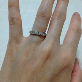 【ティファニー(Tiffany & Co.)の口コミ】 爪つきの１粒ダイヤのデザインはいかにも「婚約指輪」のイメージで抵抗が…