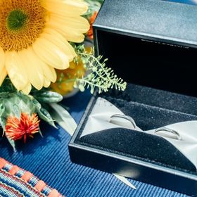 【エクセルコダイヤモンド(EXELCO DIAMOND)の口コミ】 シンプルで、ウェーブが手の形(指)をとても綺麗に見せてくれるデザインで…