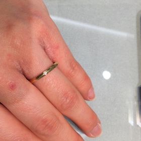 【アイプリモ(I-PRIMO)の口コミ】 普段使いしやすく、石がひっかかりにくいデザイン。肌馴染みの良い、イエ…