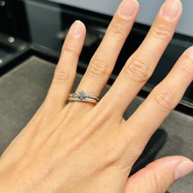 【エクセルコダイヤモンド(EXELCO DIAMOND)の口コミ】 ウェーブデザインでいくつか出してもらった中で、このクレアドルーンフィ…