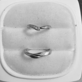 【俄(にわか)の口コミ】 セットのリングを探しており、2人で試着に行きました。何個か試着した中で…