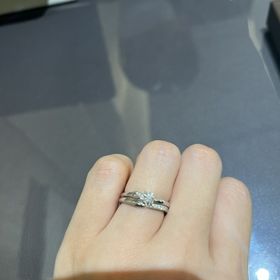 【俄(にわか)の口コミ】 セットにした時のピタッとハマる感じが可愛いです。
１つ１つの指輪に名前…