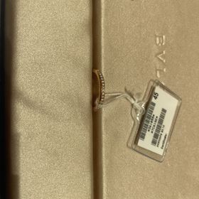 【ブルガリ(BVLGARI)の口コミ】 インターネットで見たときはゴツゴツしい感じかと思っていたが、直接見に…